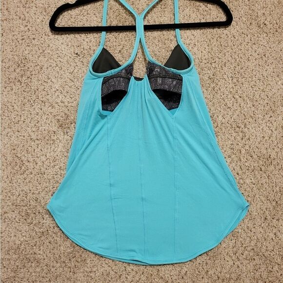 Lululemon roll out teal Bali Breeze workout top w/built in bra - Picture 12 of 12